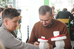 2025-11-28-Przystrajanie-bombek-w-CNK -fot-Jerzy-Doroszkiewicz-PB