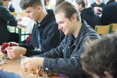 2025-11-28-Przystrajanie-bombek-w-CNK -fot-Jerzy-Doroszkiewicz-PB