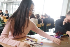 2025-11-28-Przystrajanie-bombek-w-CNK -fot-Jerzy-Doroszkiewicz-PB