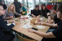 2025-11-28-Przystrajanie-bombek-w-CNK -fot-Jerzy-Doroszkiewicz-PB