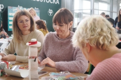 2025-11-28-Przystrajanie-bombek-w-CNK -fot-Jerzy-Doroszkiewicz-PB