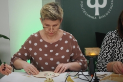 2025-11-28-Przystrajanie-bombek-w-CNK -fot-Jerzy-Doroszkiewicz-PB