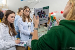 2025-04-10-targi edukacyjne-Pisz-foto-Iryna-Mikhno-PB