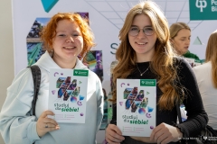 2025-04-10-targi edukacyjne-Pisz-foto-Iryna-Mikhno-PB