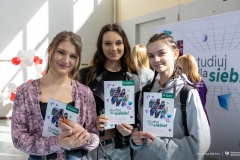 2025-04-10-targi edukacyjne-Pisz-foto-Iryna-Mikhno-PB