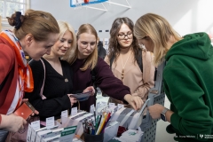 2025-04-10-targi edukacyjne-Pisz-foto-Iryna-Mikhno-PB