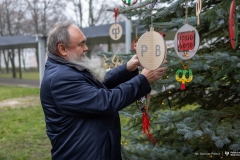 2024-12-06-Ubieranie-choinki-fot-Dariusz-Piekut