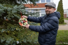 2024-12-06-Ubieranie-choinki-fot-Dariusz-Piekut