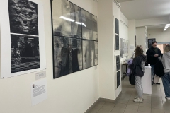2025-03-11-Wystawa-Mistrz-i-uczniowie-fot-Tomasz-Kukawski-30