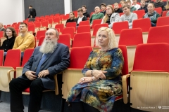 2024-11-28-It-is-English-fot-Dariusz-Piekut