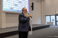 2024-11-28-It-is-English-fot-Dariusz-Piekut