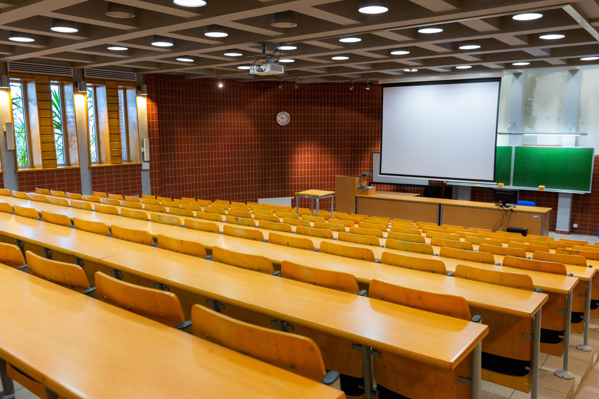 WE Aula 030 im. prof. dr hab. inż. M. Busłowicza