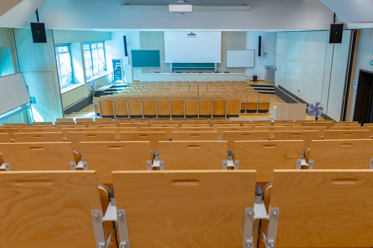 Aula im. Prof. S. Urbańskiego 23C / 1